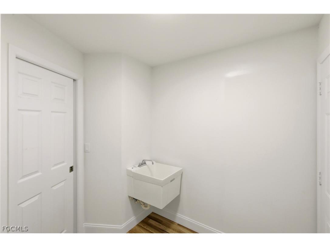 410 SE 7th Street Cape Coral FL 33990 2026012105 image35