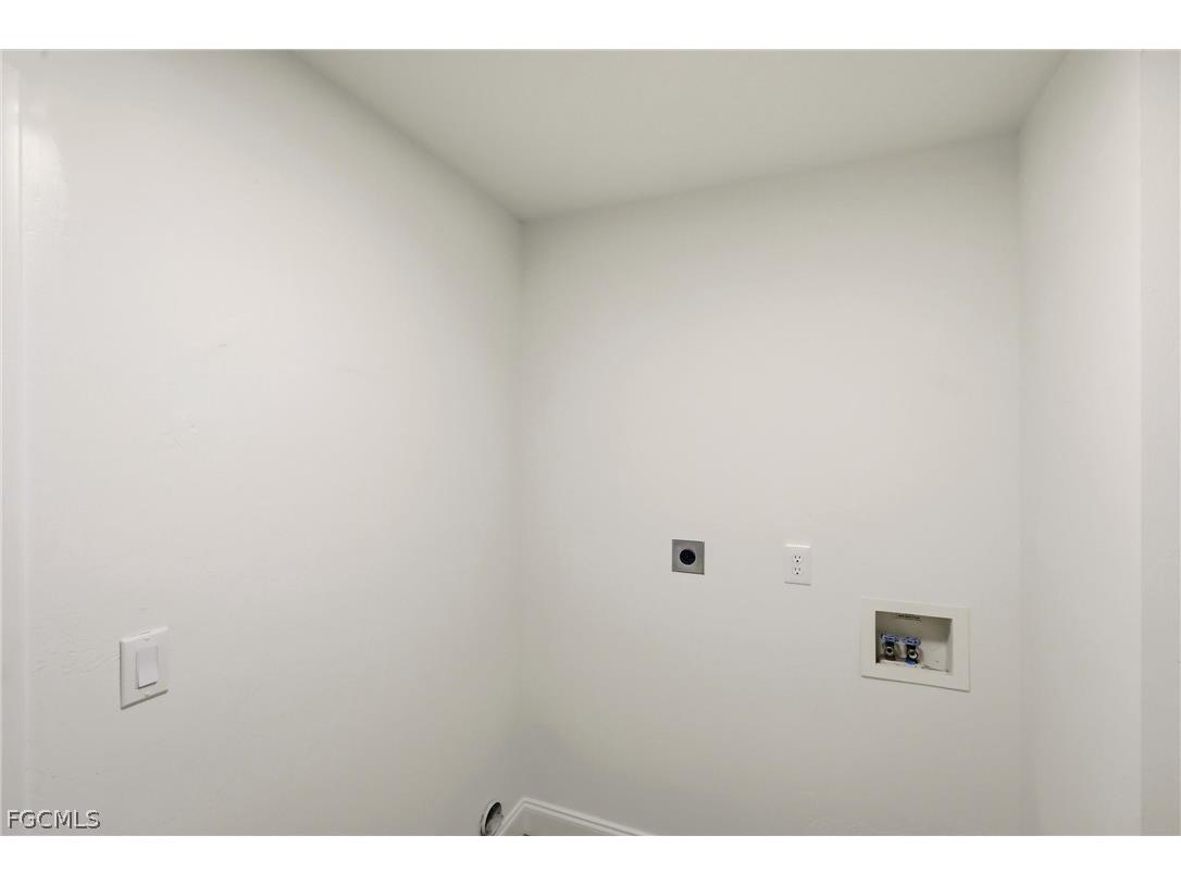 410 SE 7th Street Cape Coral FL 33990 2026012105 image36