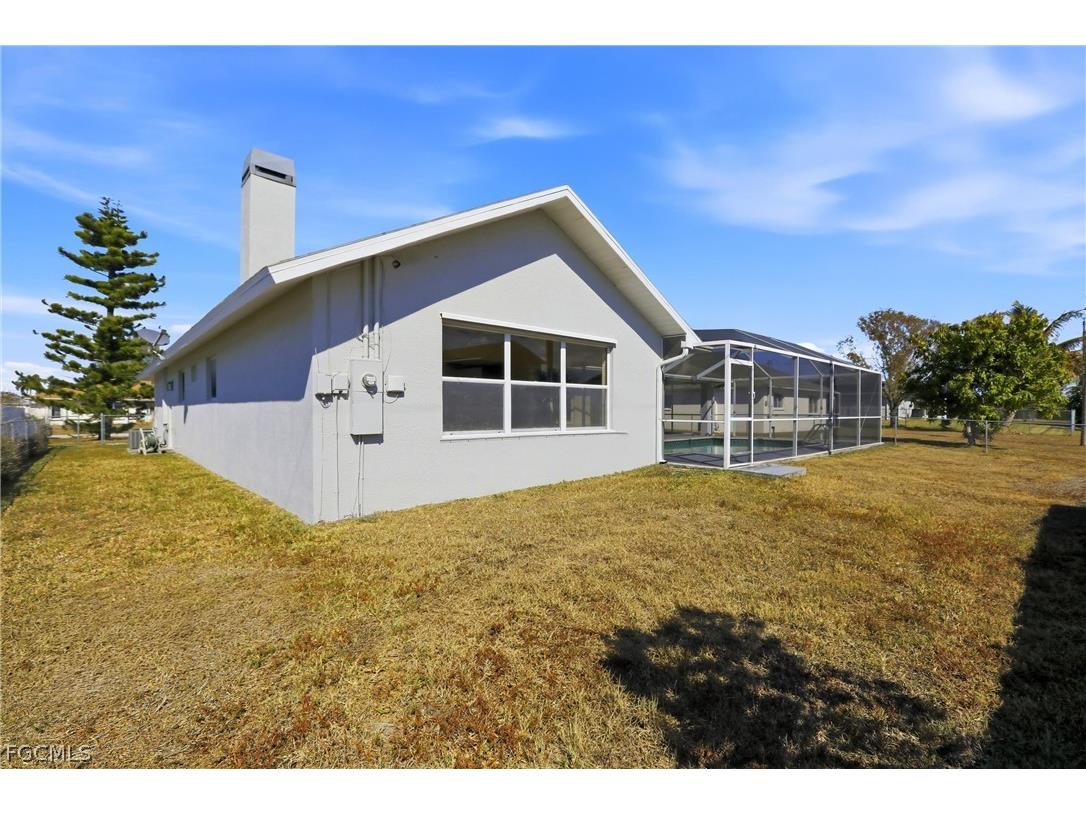 410 SE 7th Street Cape Coral FL 33990 2026012105 image44