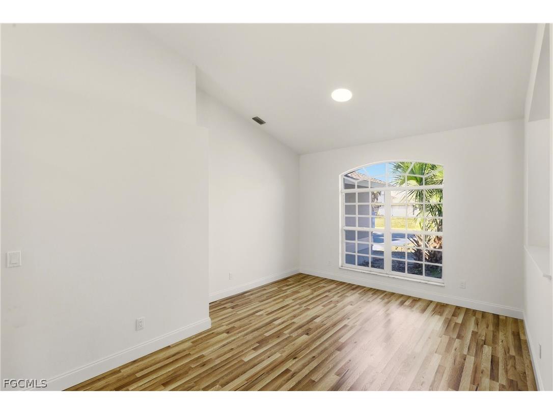 410 SE 7th Street Cape Coral FL 33990 2026012105 image7