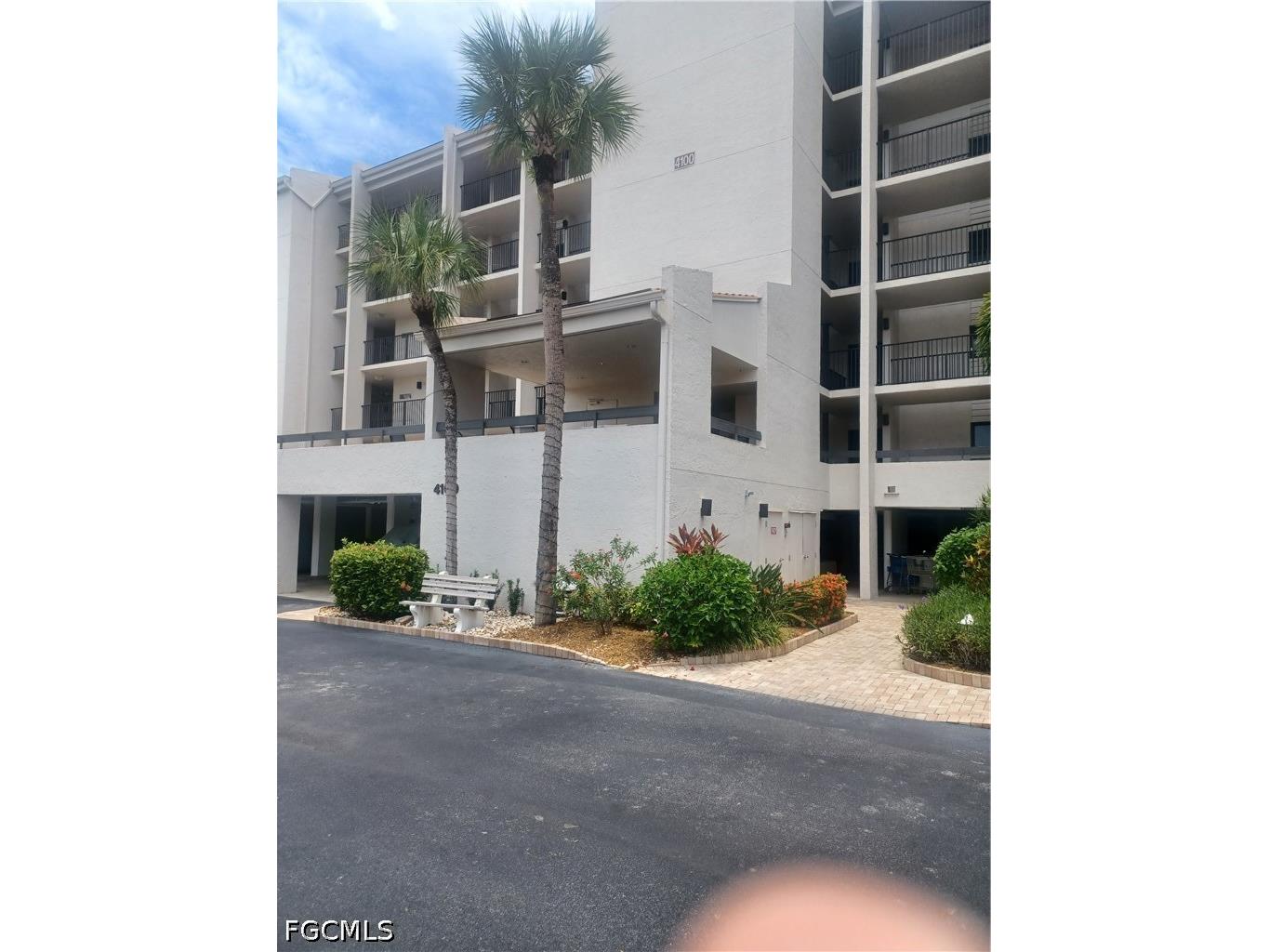 4100 Steamboat Bend E #401 Fort Myers FL 33919 2026025650 image1
