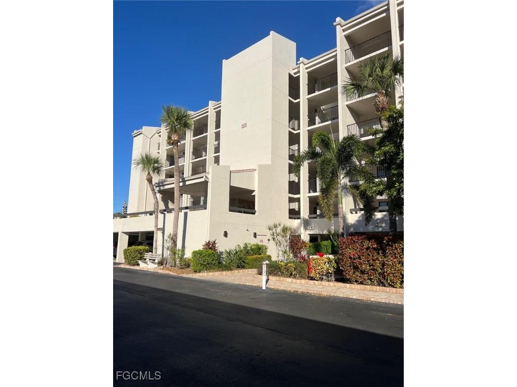 4100 Steamboat Bend E #501 Fort Myers FL 33919 2025021552 image1
