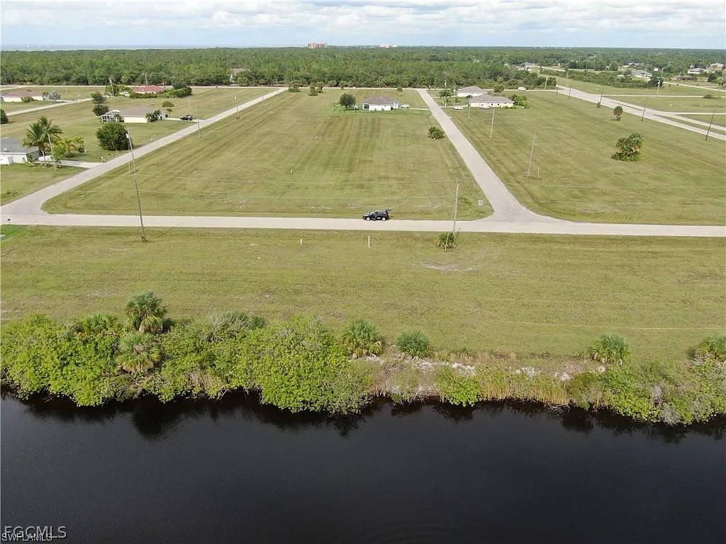 4102 NW 39th Lane Cape Coral FL 33993 2026009188 image1