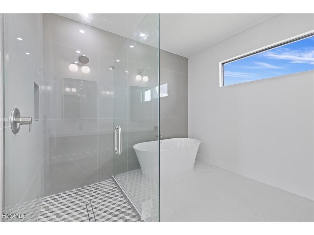 4102 NW 39th Street Cape Coral FL 33993 2025012975 image18