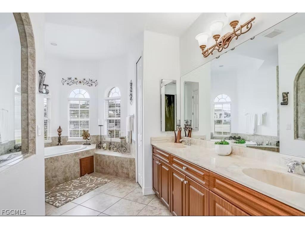 4102 Oasis Boulevard Cape Coral FL 33914 2026009123 image7