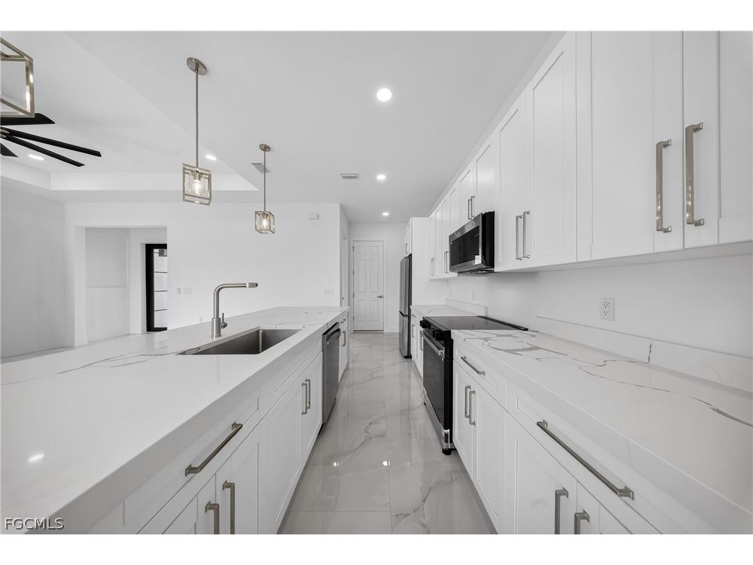 4105 10th Street W Lehigh Acres FL 33971 2026009791 image3