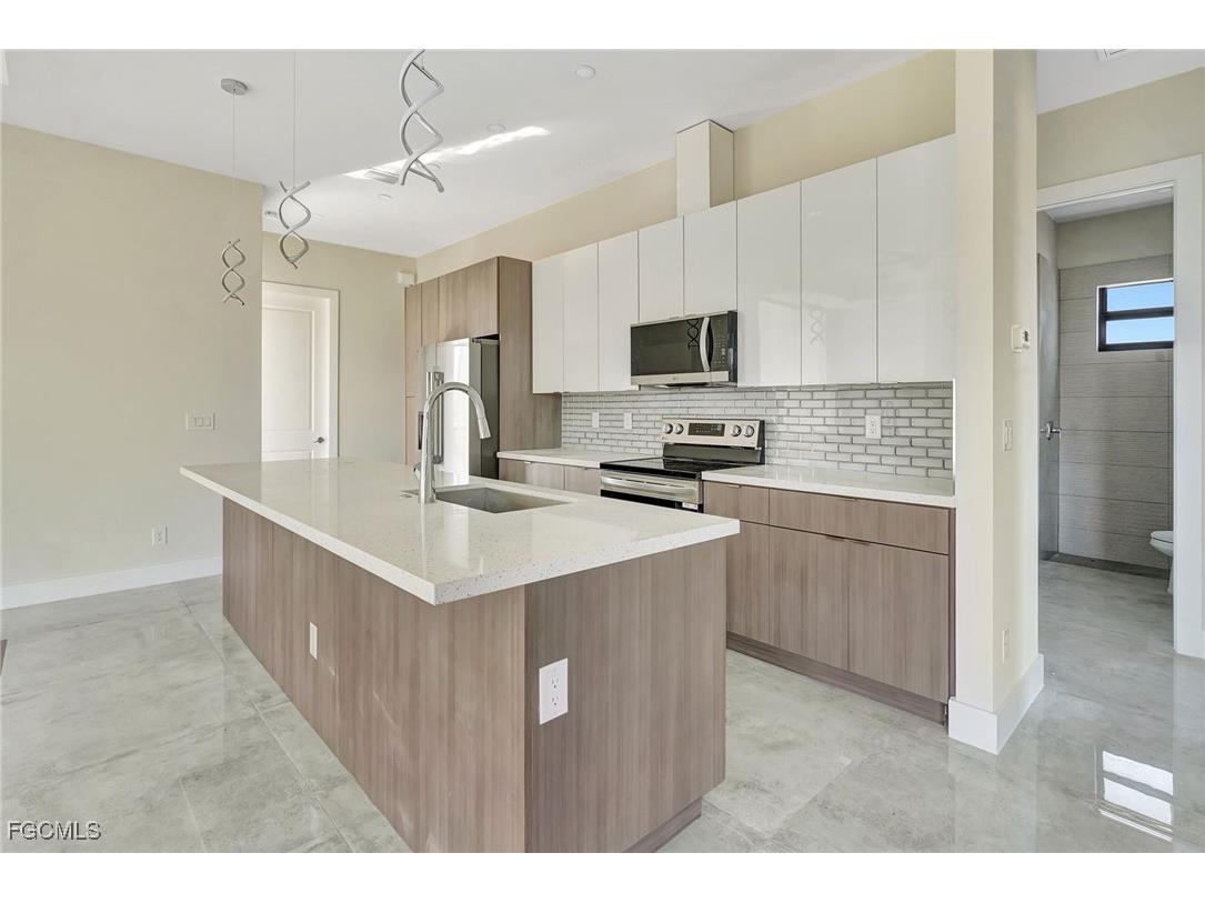 4103 NW 38th Street Cape Coral FL 33993 2025022035 image9