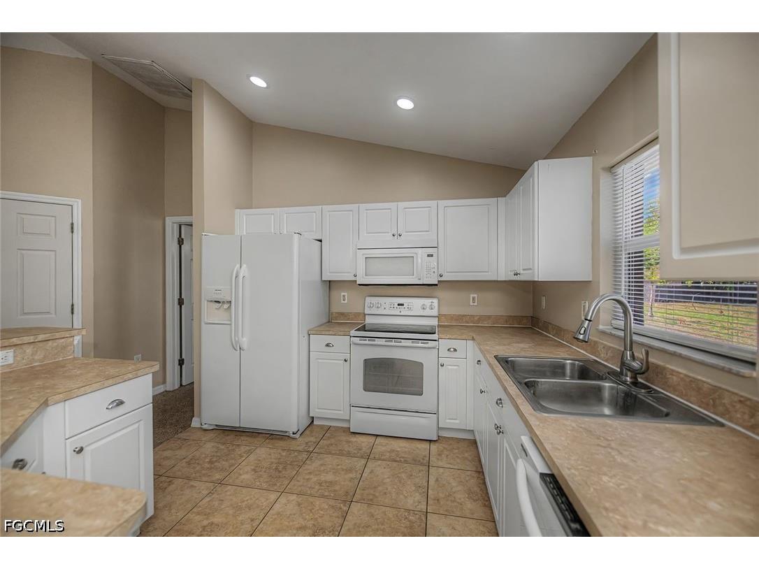 4104 13th Street SW Lehigh Acres FL 33976 2026013689 image5