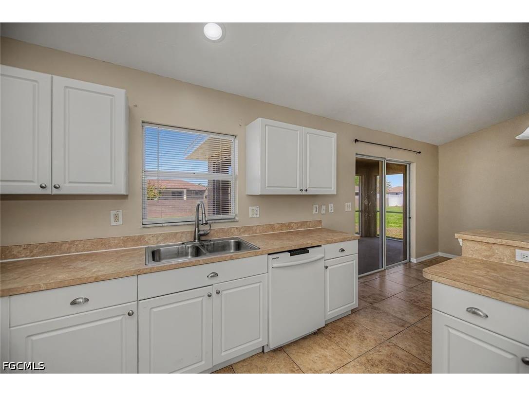 4104 13th Street SW Lehigh Acres FL 33976 2026013689 image8