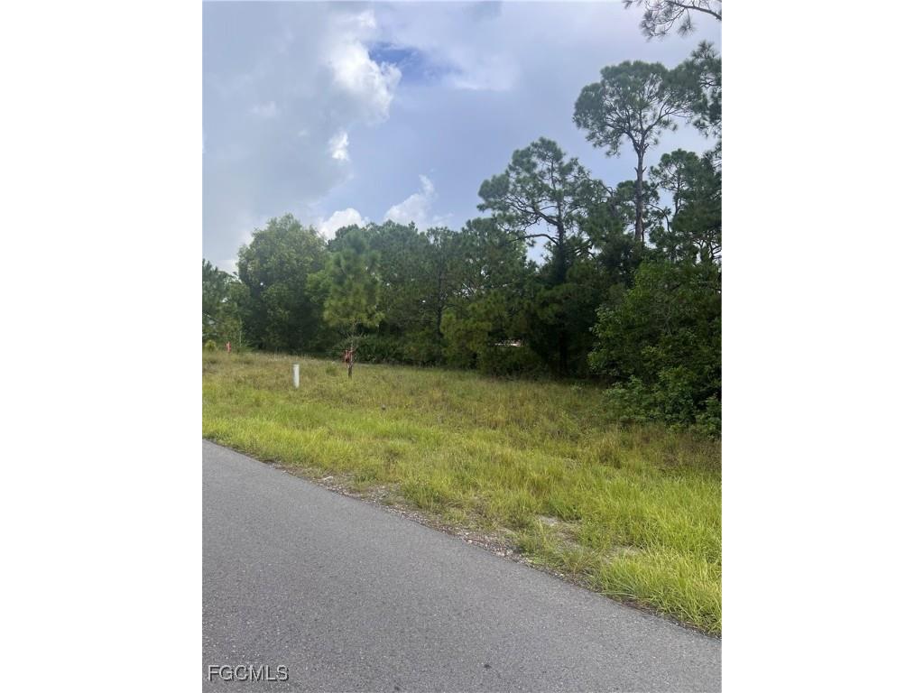 4104 3rd Street W Lehigh Acres FL 33971 2025007315 image1