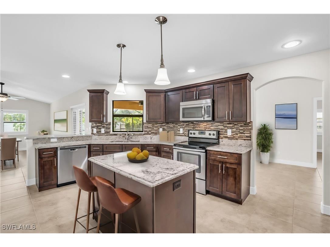 4104 SW 5th Place Cape Coral FL 33914 224062905 image1