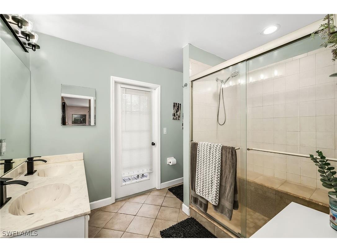 4105 2nd Avenue NE Naples FL 34120 226006857 image16