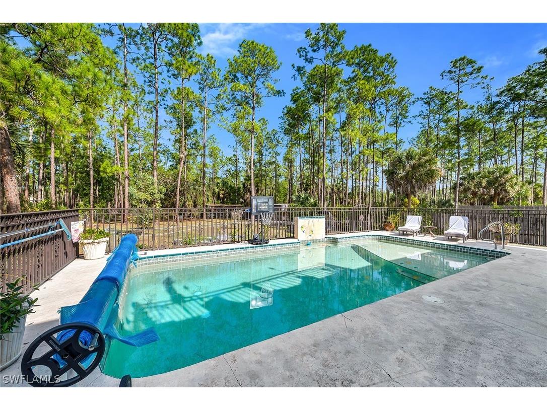 4105 2nd Avenue NE Naples FL 34120 226006857 image2