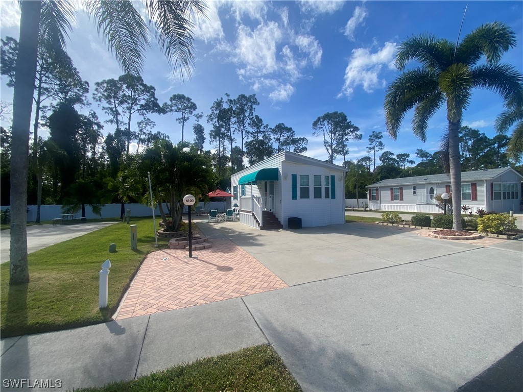 4105 Crystal Lake Drive Naples FL 34119 223081498 image1