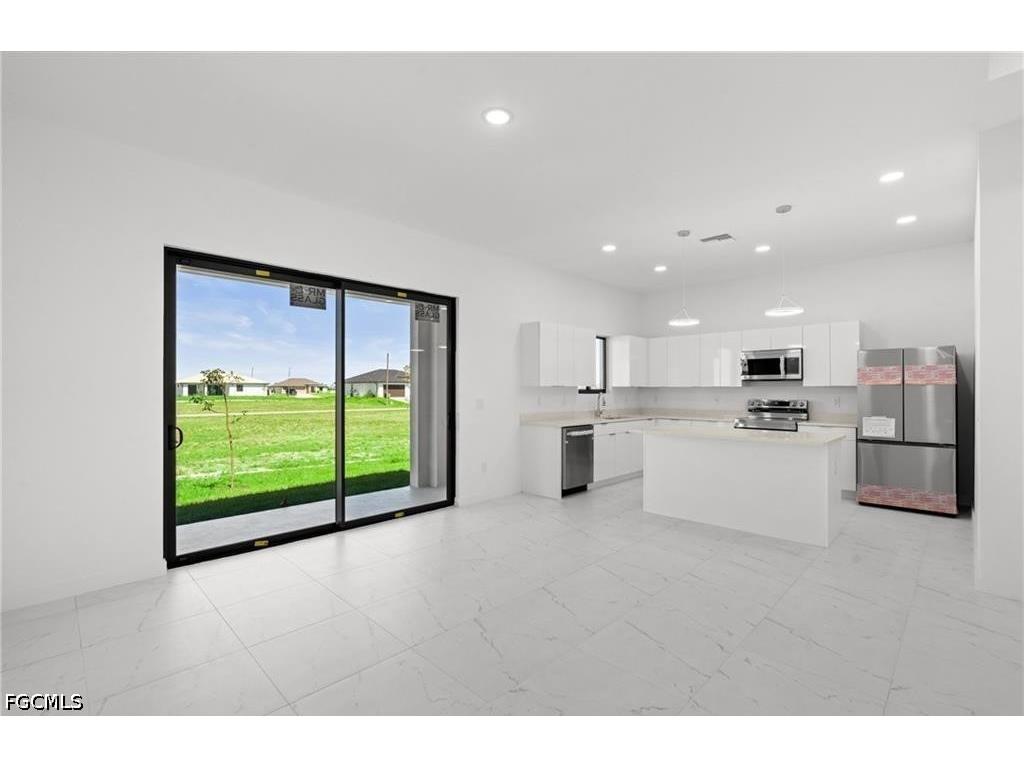 4105 NW 38th Terrace Cape Coral FL 33993 2026020683 image6