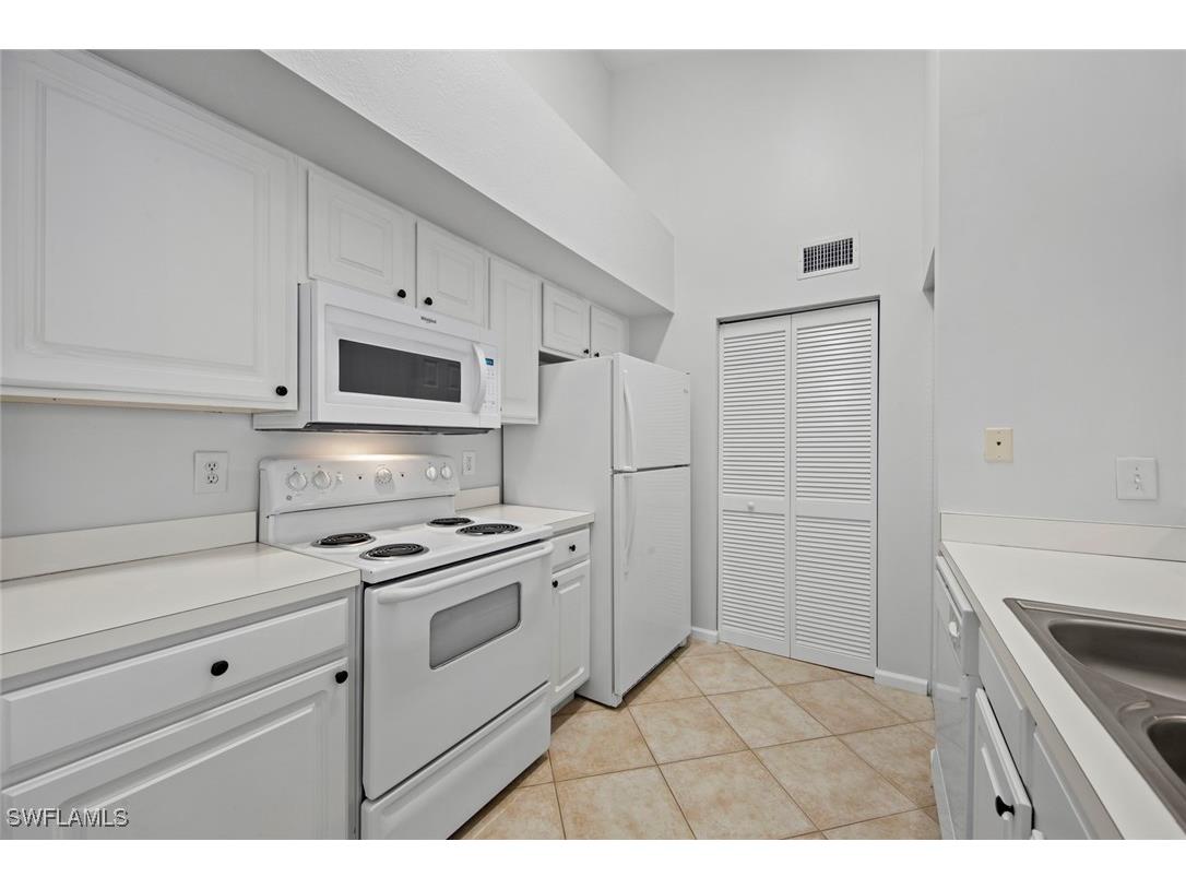4105 Residence Drive #718 Fort Myers FL 33901 224083880 image6