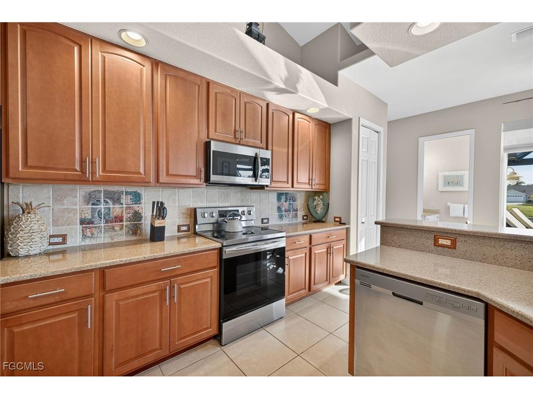 4105 SW 27th Place Cape Coral FL 33914 2025018026 image8