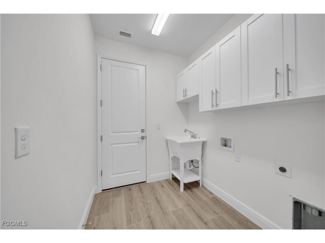 4107 NW 37th Street Cape Coral FL 33993 2025002898 image14