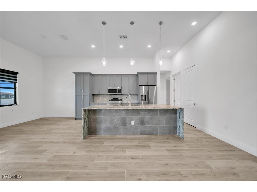 4107 NW 37th Street Cape Coral FL 33993 2025002898 image7