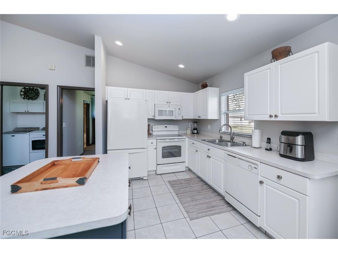 4108 13th Street SW Lehigh Acres FL 33976 2025019446 image3