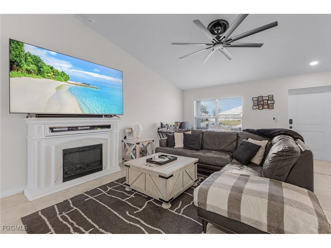 4109 NE 22nd Avenue Cape Coral FL 33909 2025019115 image6