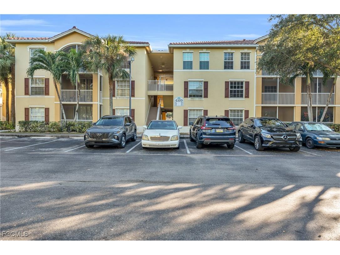 4109 Residence Drive #510 Fort Myers FL 33901 2025008369 image2