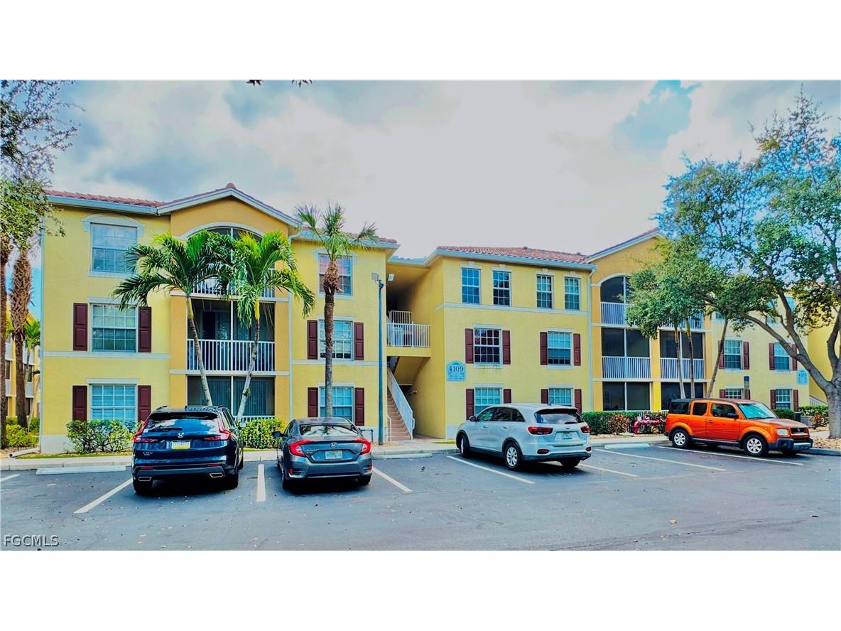4109 Residence Drive #520 Fort Myers FL 33901 2026009475 image1