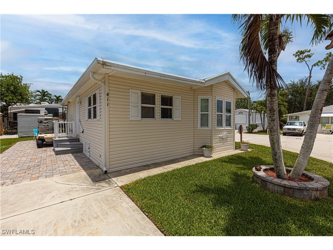 411 Cheetah Drive #411 Naples FL 34114 223050862 image1