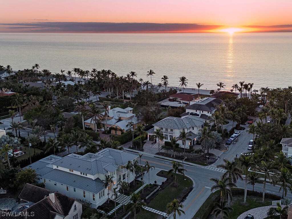 411 Gulf Shore Boulevard S Naples FL 34102 223078696 image1