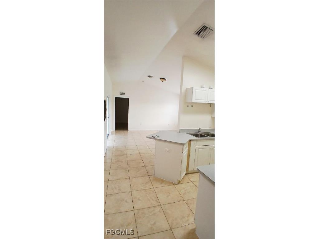 411 NE Juanita Place Cape Coral FL 33909 2025013325 image10