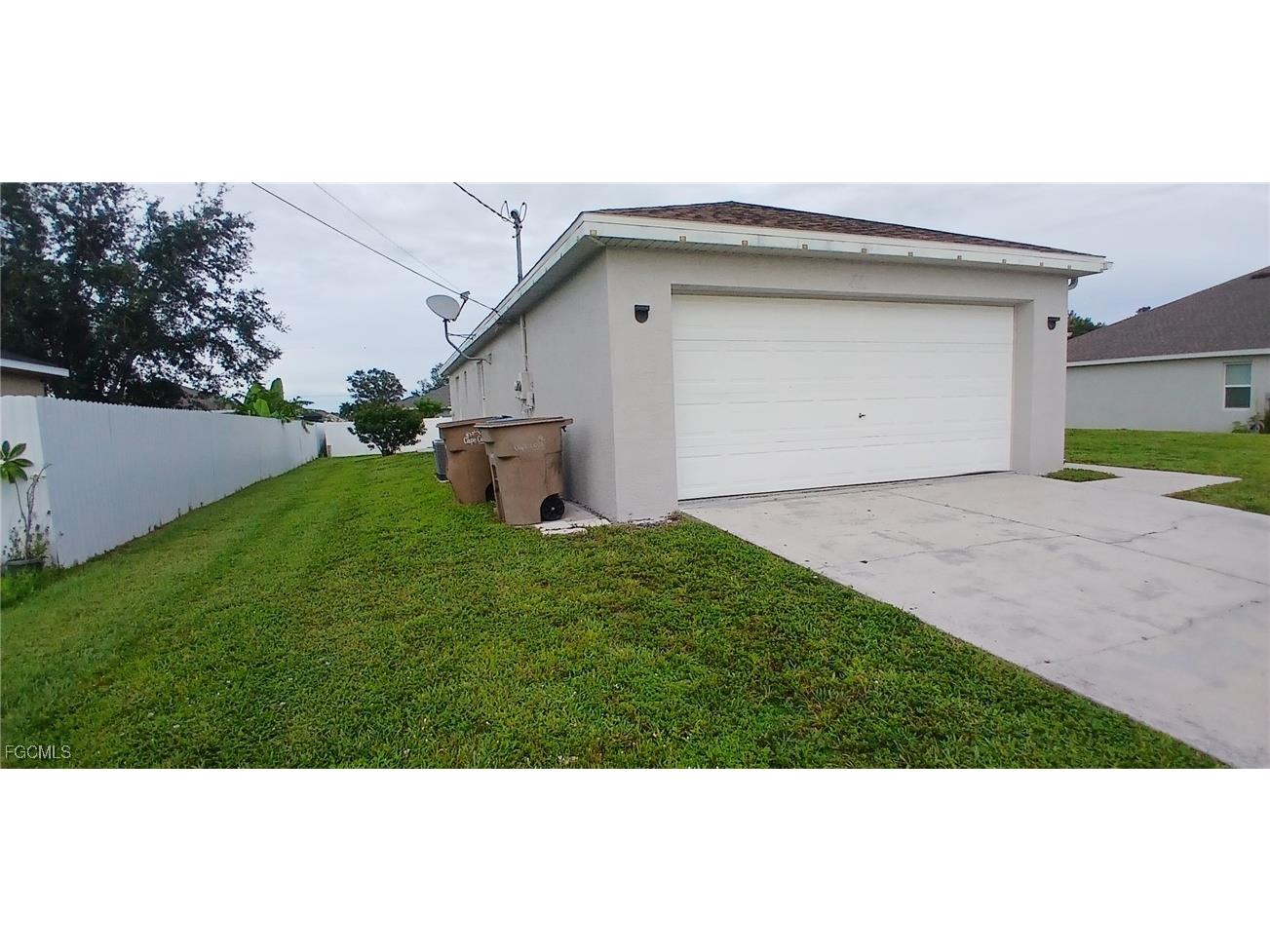 411 NE Juanita Place Cape Coral FL 33909 2025013325 image2