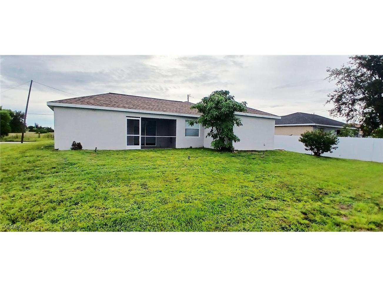 411 NE Juanita Place Cape Coral FL 33909 2025013325 image3