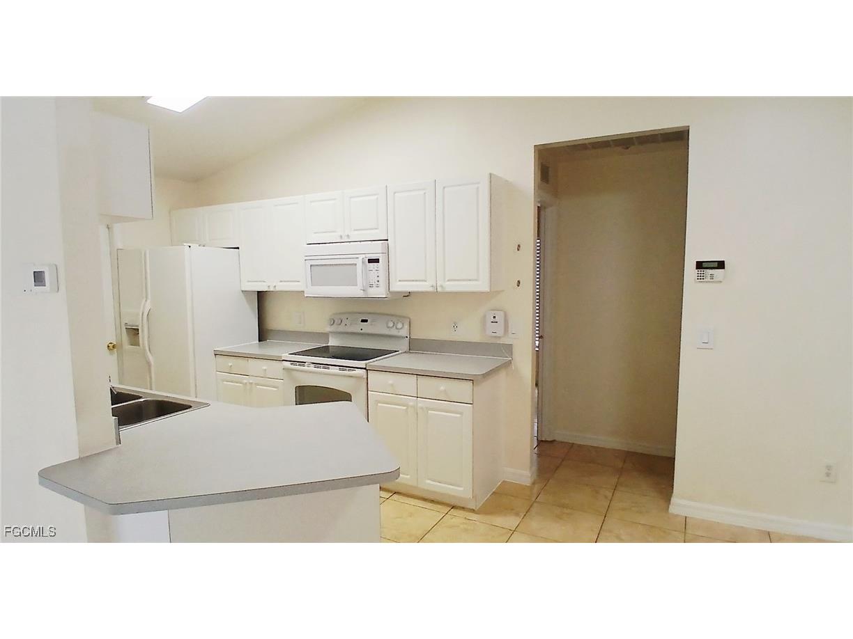 411 NE Juanita Place Cape Coral FL 33909 2025013325 image6