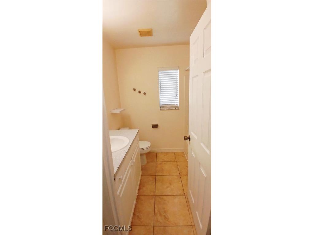 411 NE Juanita Place Cape Coral FL 33909 2025013325 image8