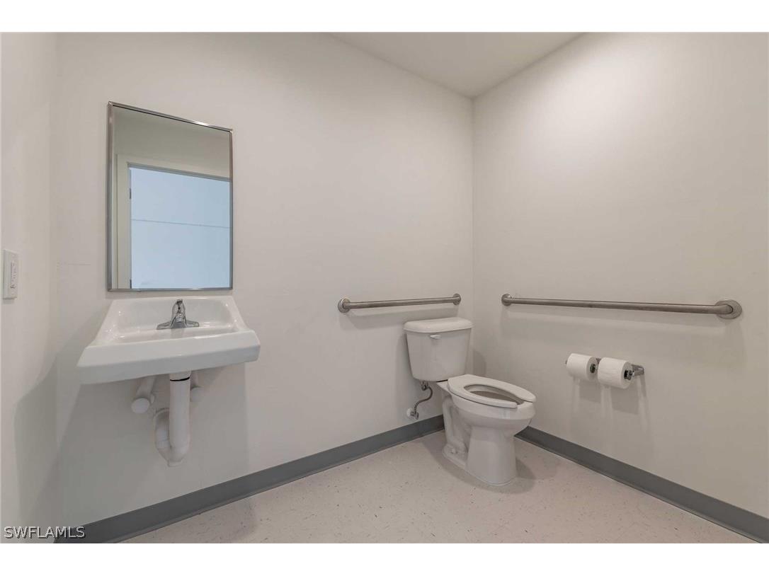 411 NE 2nd Place Cape Coral FL 33909 224034911 image9