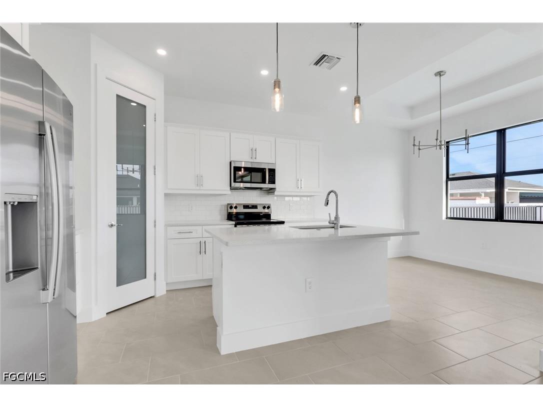 411 NE 7th Terrace Cape Coral FL 33909 2026019100 image5
