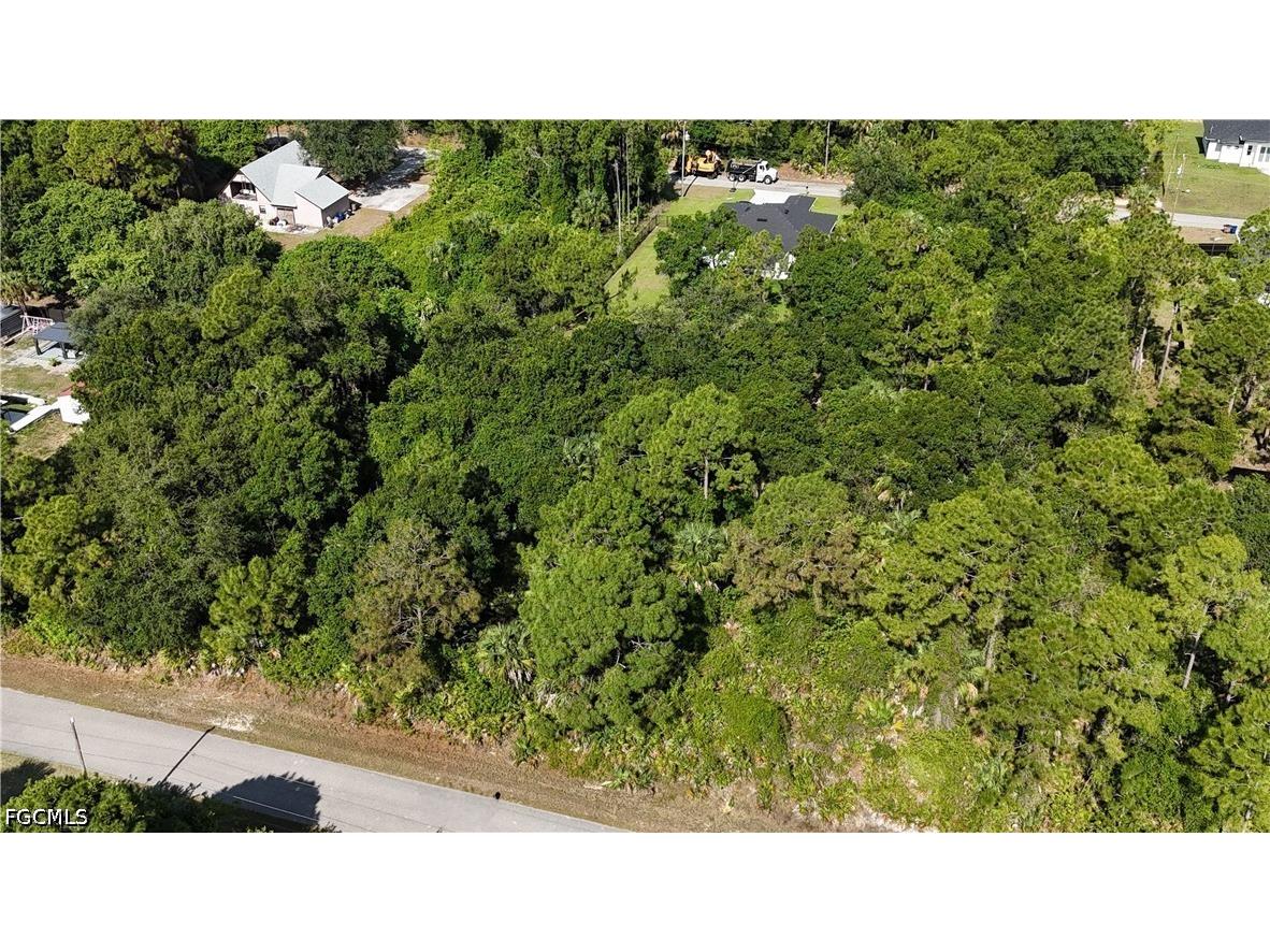 411 North Avenue Lehigh Acres FL 33972 2026021057 image2