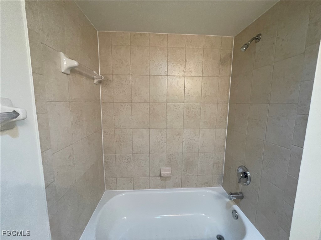 4110 Castilla Circle #102 Fort Myers FL 33916 2025018671 image13