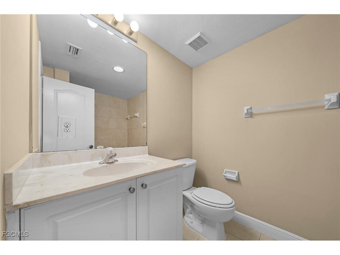 4110 Castilla Circle #104 Fort Myers FL 33916 2025016537 image14