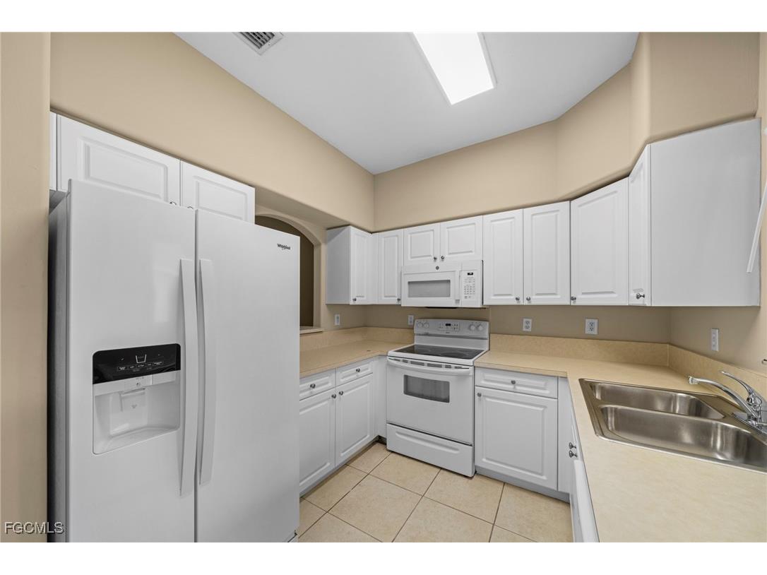 4110 Castilla Circle #205 Fort Myers FL 33916 2025016606 image8
