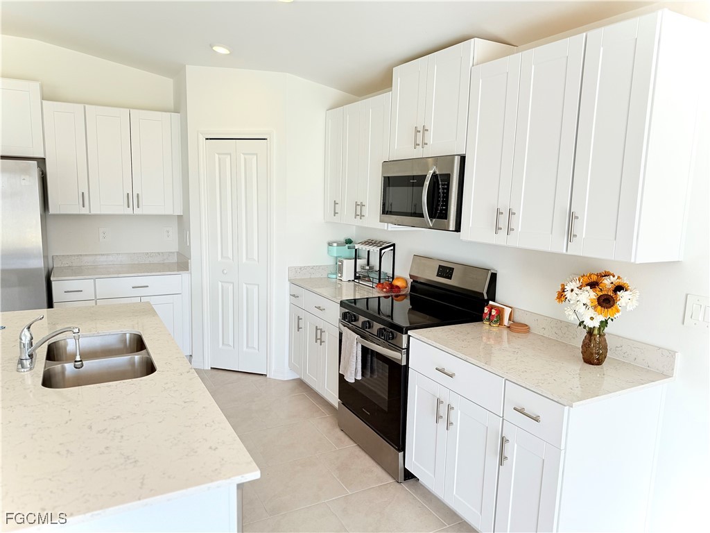 4110 Etna Court North Fort Myers FL 33917 2025021890 image3