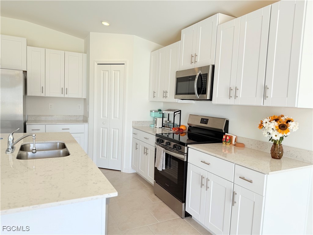 4110 Etna Court North Fort Myers FL 33917 2025021890 image6