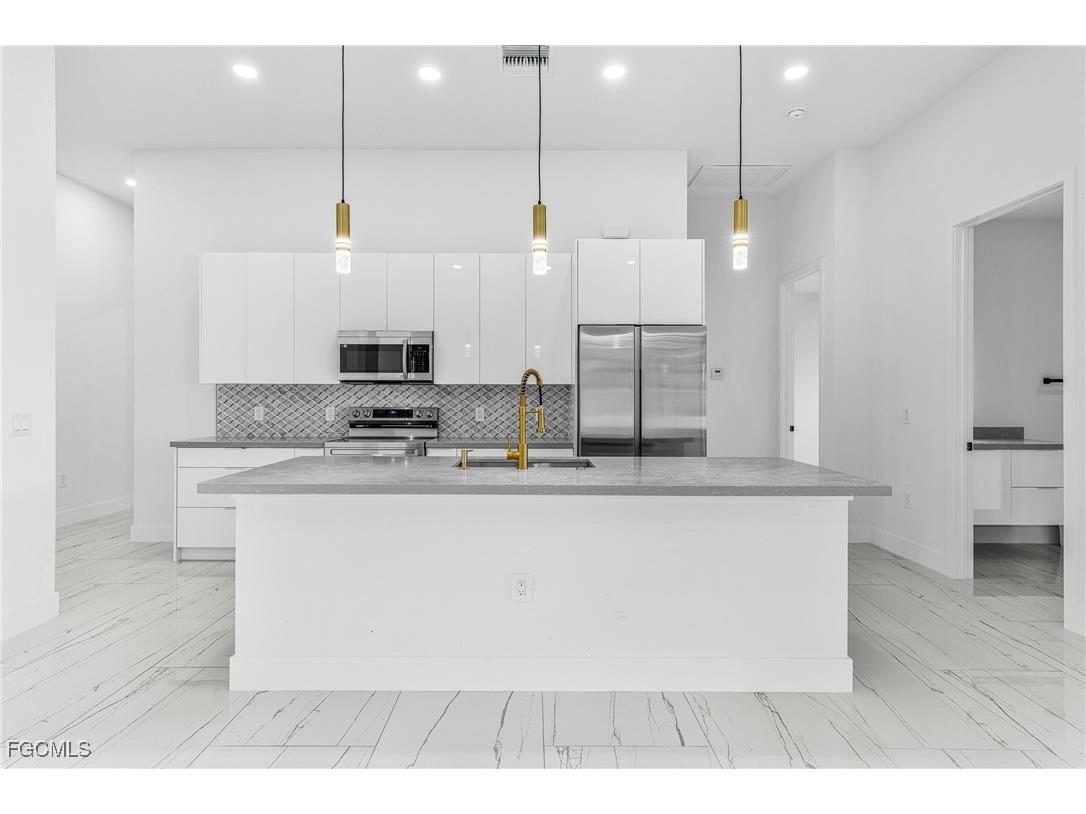 4112 2nd Street SW Lehigh Acres FL 33976 2025004641 image13