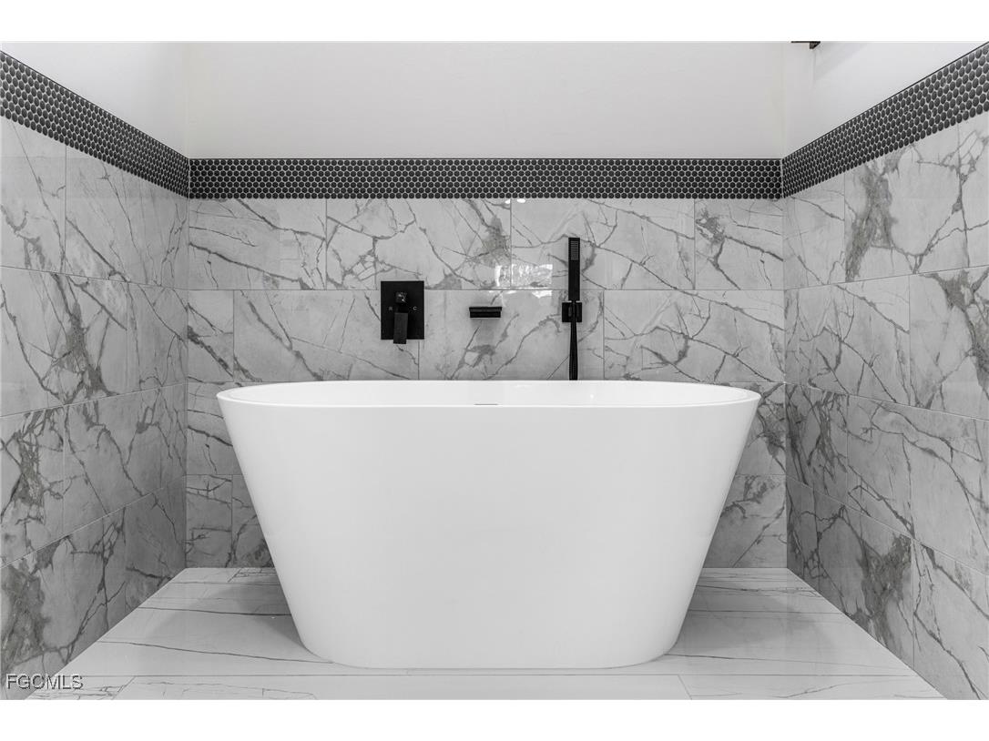 4112 2nd Street SW Lehigh Acres FL 33976 2025004641 image4