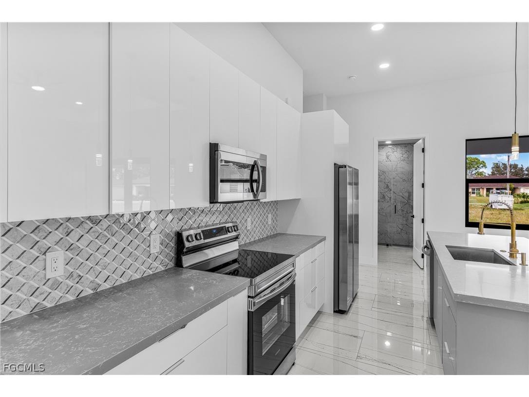 4112 2nd Street SW Lehigh Acres FL 33976 2026013268 image7