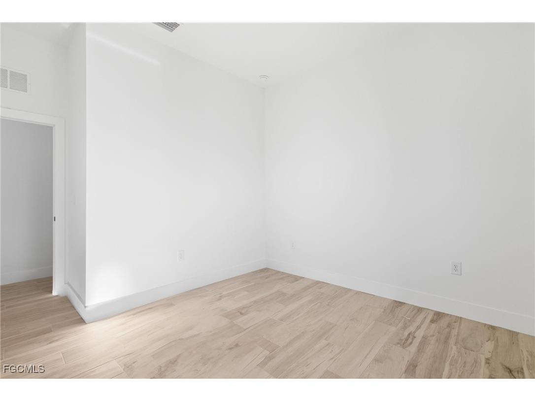 4113 Kismet Parkway W Cape Coral FL 33993 2025010267 image18