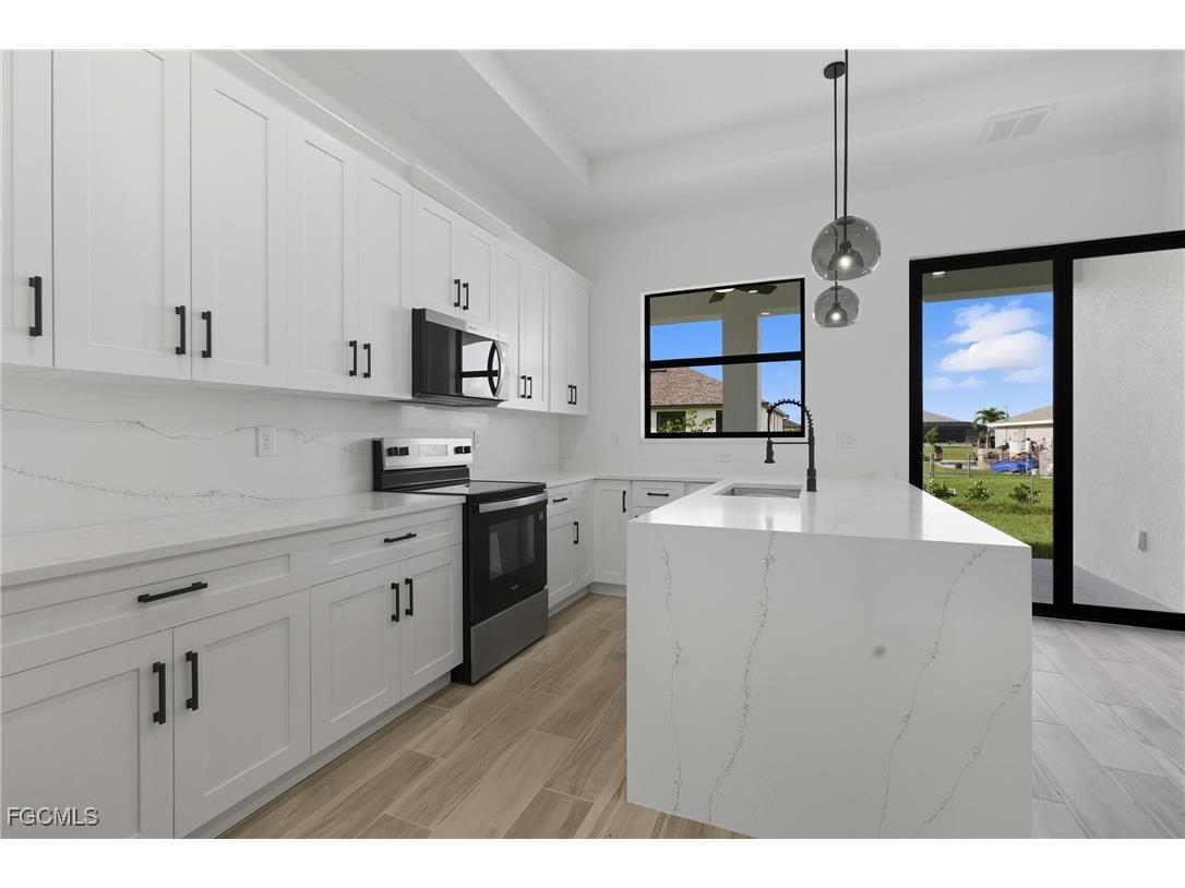4113 Kismet Parkway W Cape Coral FL 33993 2025010267 image7