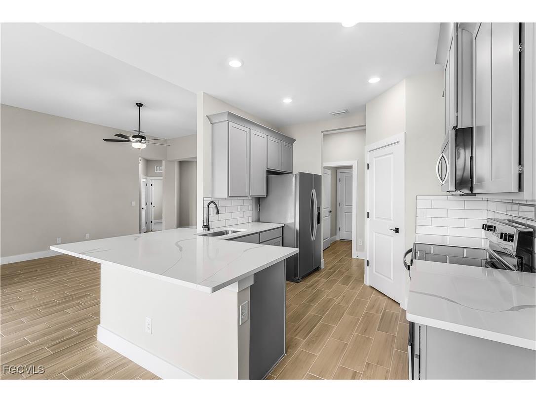 4113 SW 8th Court Cape Coral FL 33914 225000487 image4