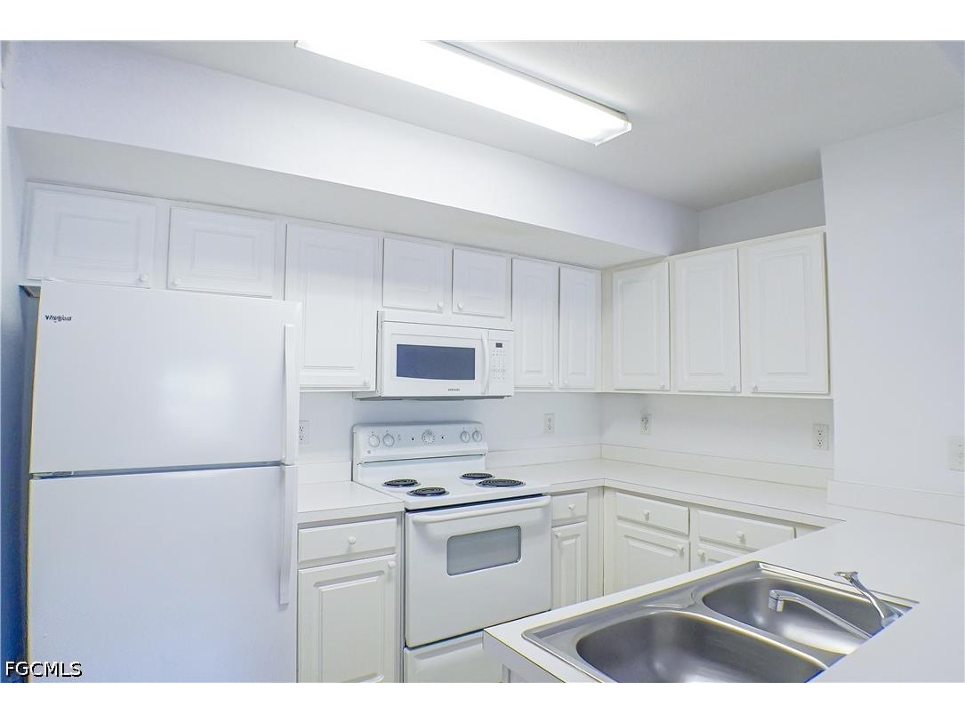 4113 Residence Drive #211 Fort Myers FL 33901 2026018214 image10