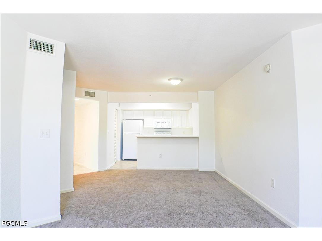 4113 Residence Drive #211 Fort Myers FL 33901 2026018214 image3